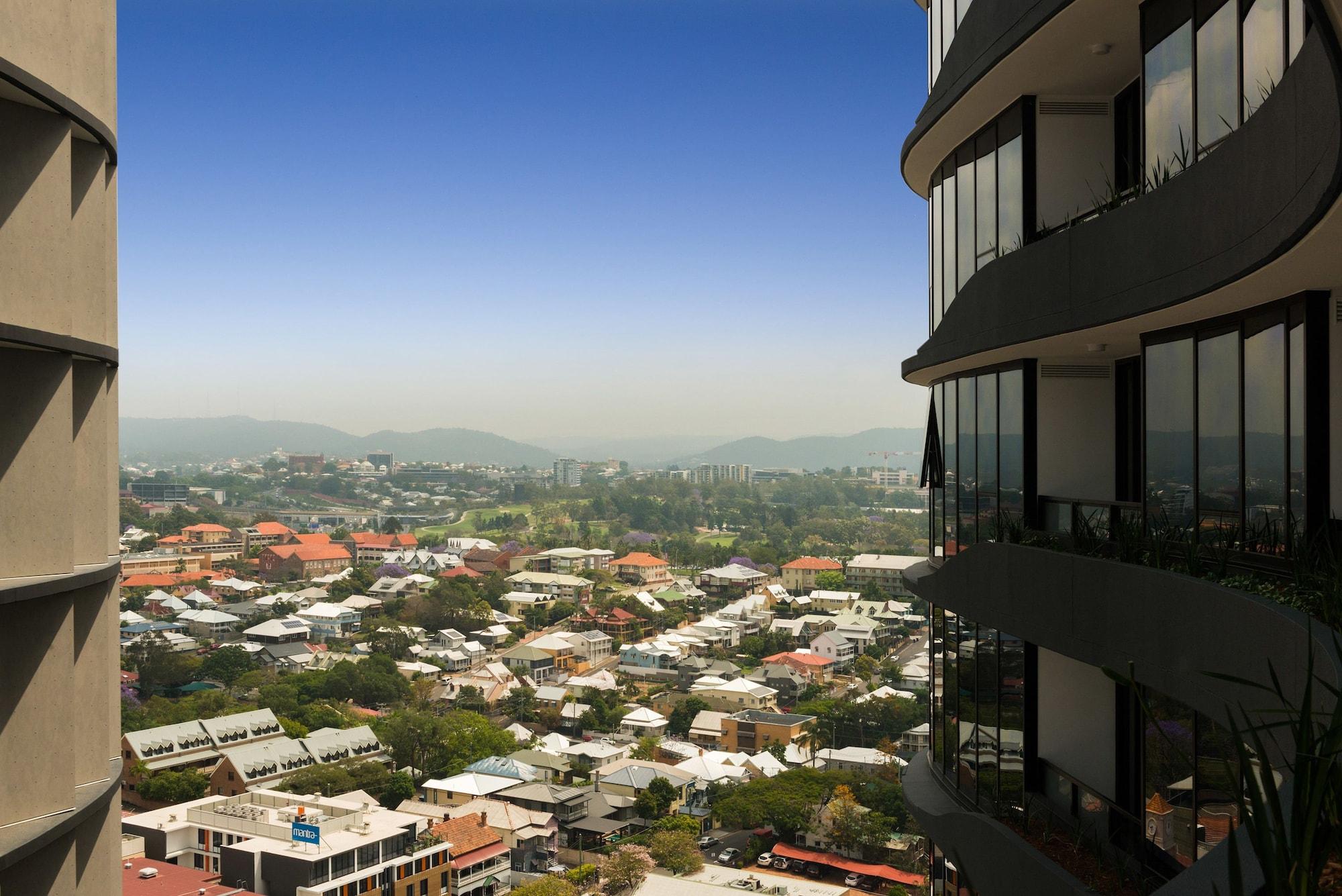 Fv 브리즈번 바이 페퍼스 아파트 호텔 외부 사진 View of the suburb from the east