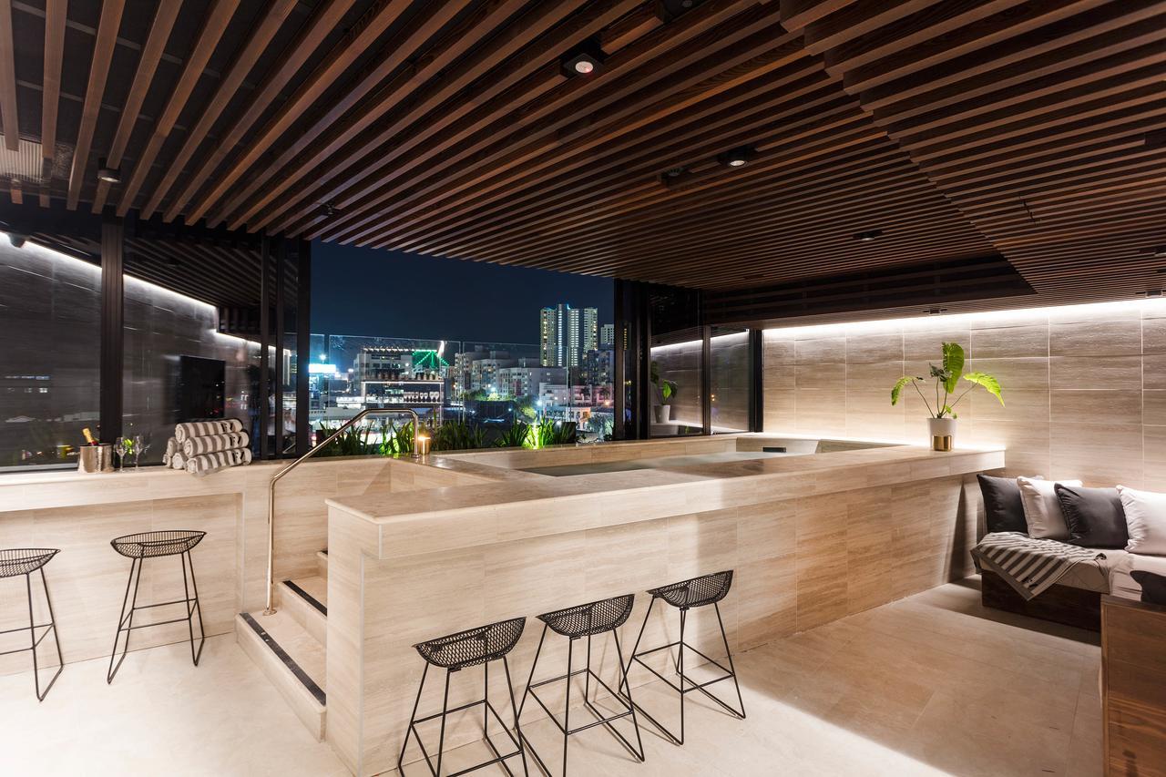Fv 브리즈번 바이 페퍼스 아파트 호텔 외부 사진 The Sky Bar