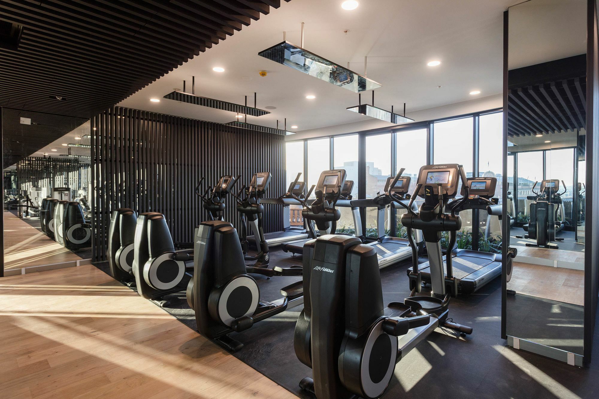 Fv 브리즈번 바이 페퍼스 아파트 호텔 외부 사진 The gym at The Standard East Village