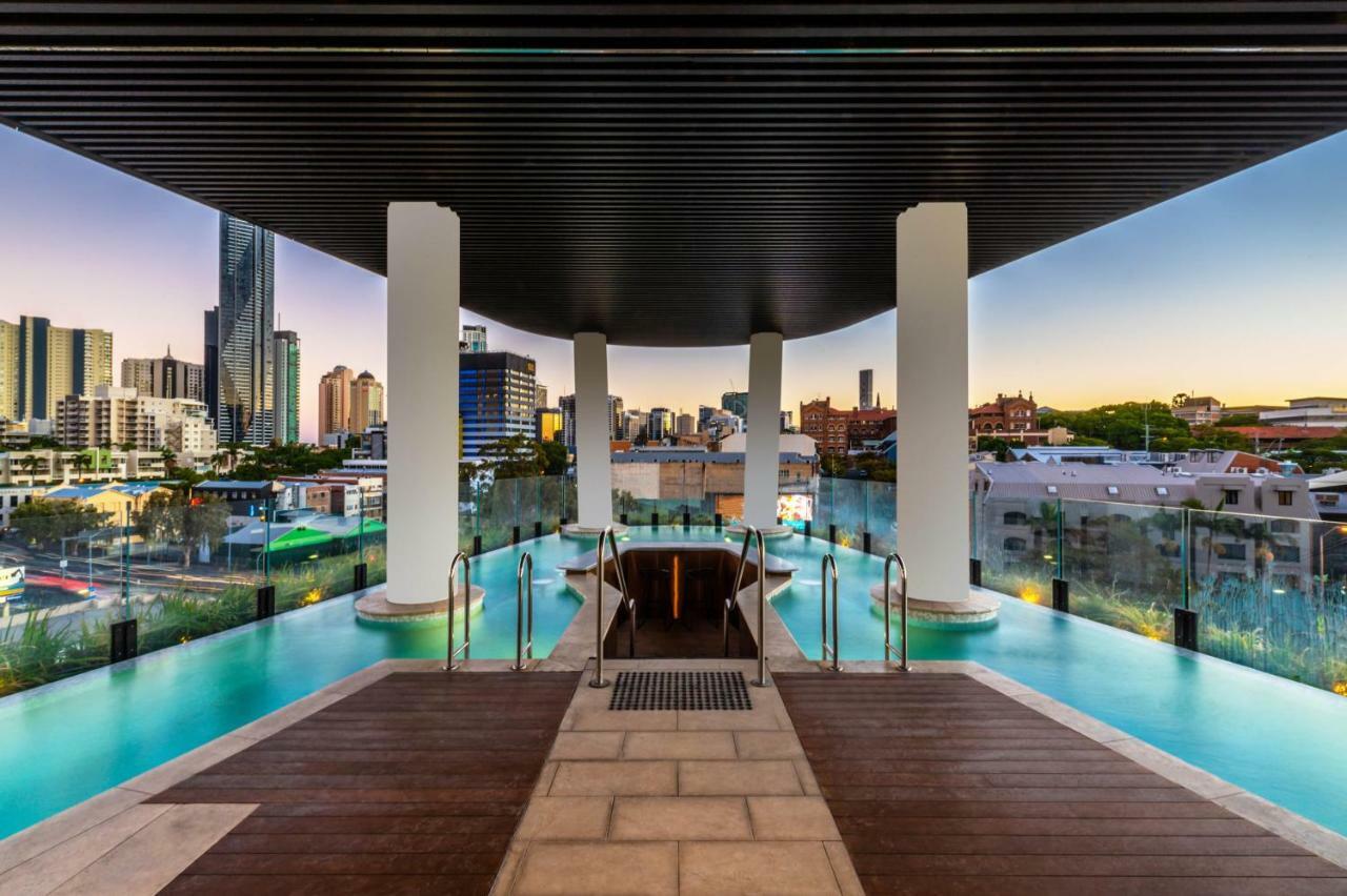Fv 브리즈번 바이 페퍼스 아파트 호텔 외부 사진 The pool at the rooftop of the Emporium South Bank