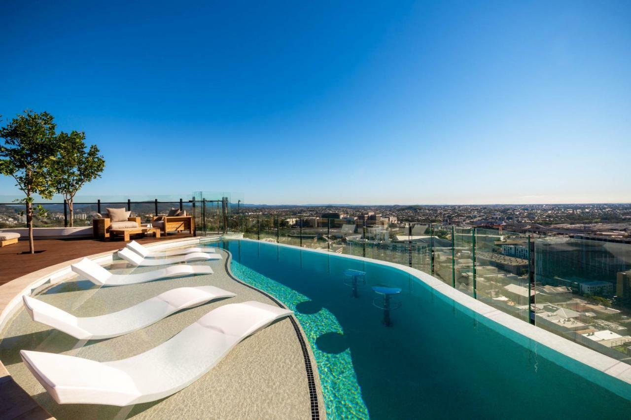 Fv 브리즈번 바이 페퍼스 아파트 호텔 외부 사진 Skyline Residences rooftop pool