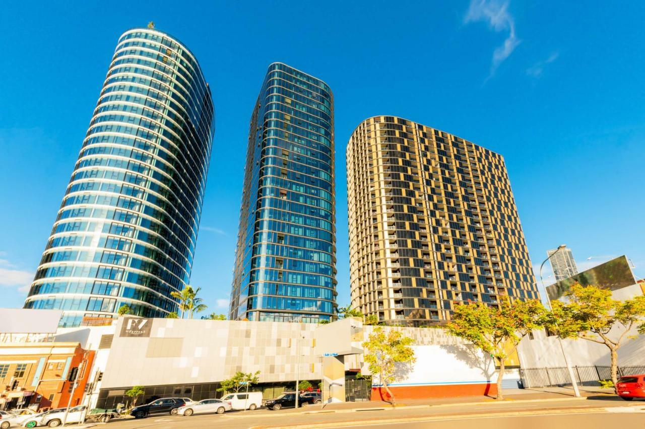 Fv 브리즈번 바이 페퍼스 아파트 호텔 외부 사진 The three towers of the complex